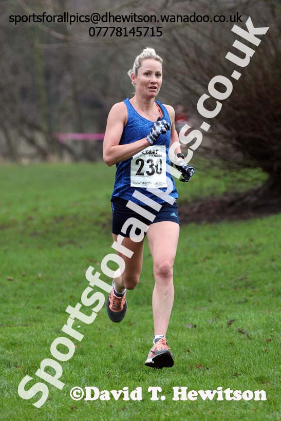 Morpeth Harriers 11k Road Race. Photo: David T. Hewitson/Sports for All Pics